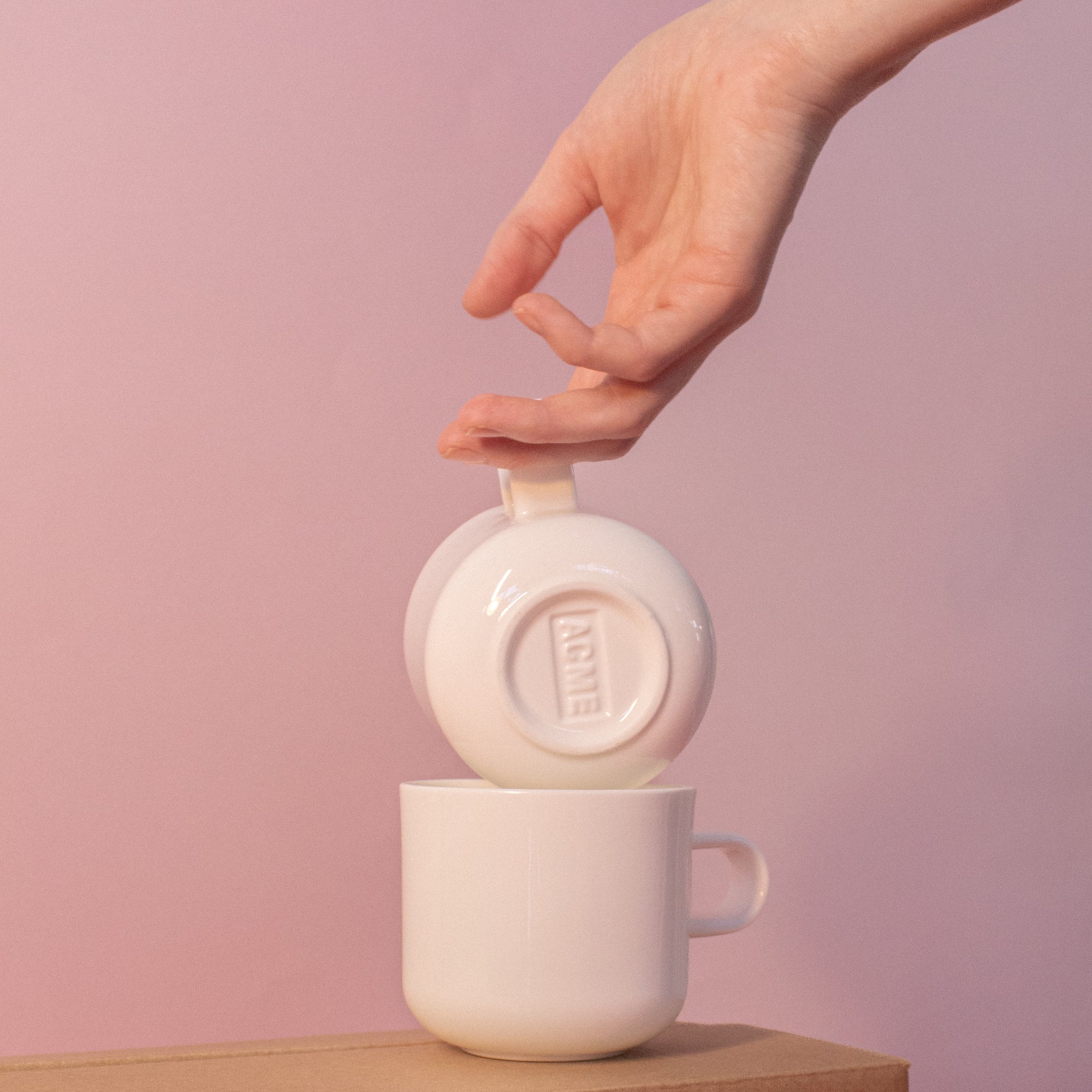 ACME Bobby – Milk White